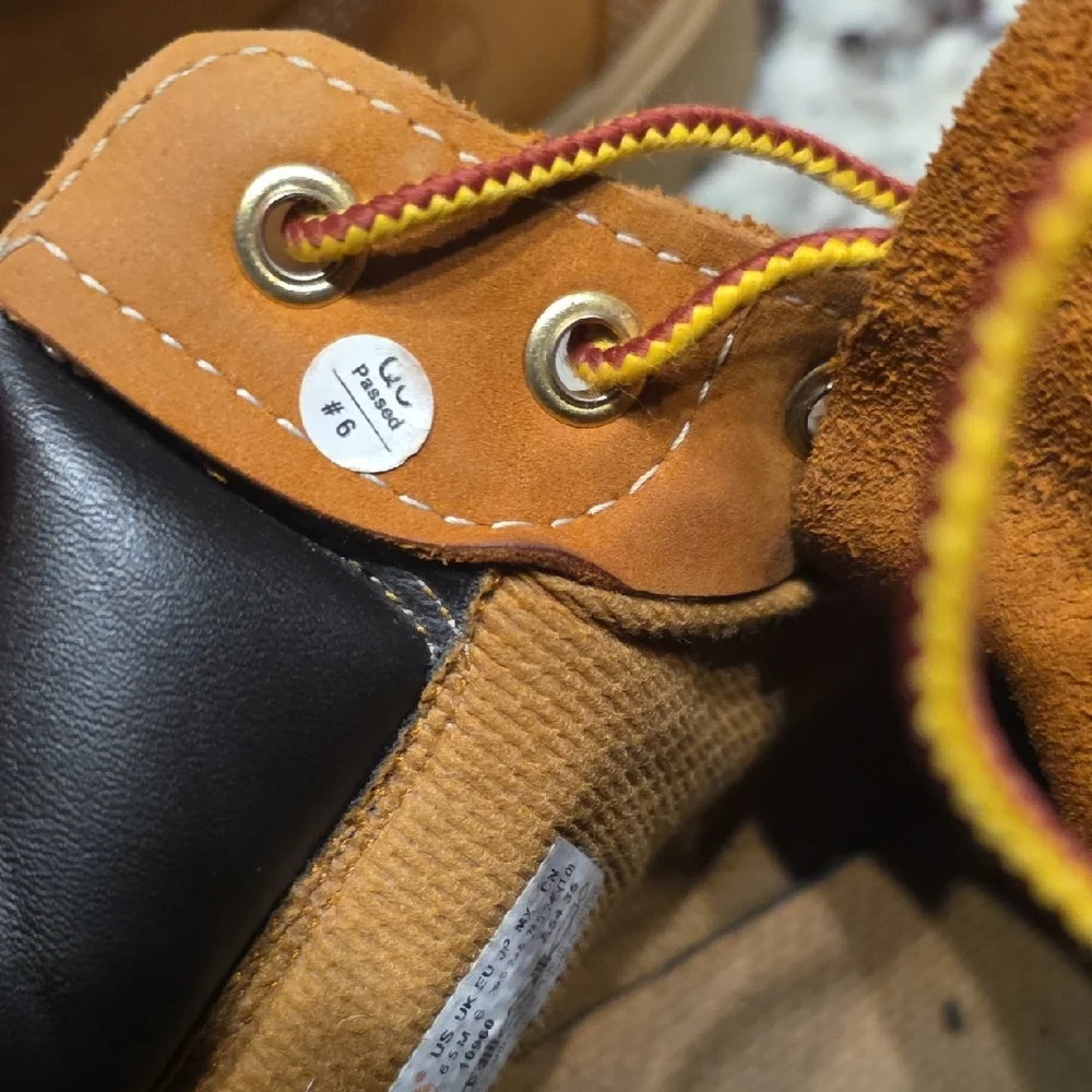 Timberlands Size 6.5 - Picture 9 of 9